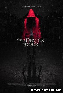 At the Devil's Door (2014) Online Subtitrat (/)